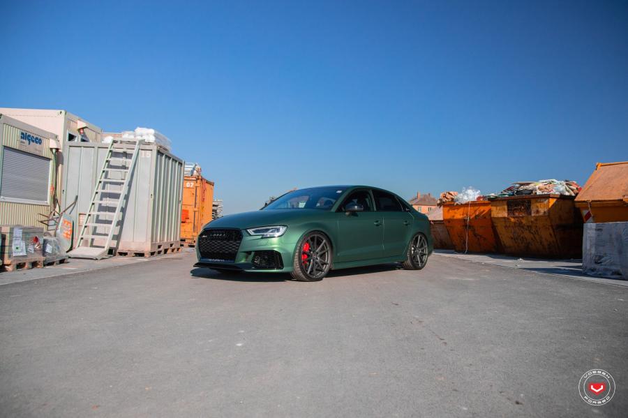  Audi RS3 Sedan on Vossen Wheels (VPS-301) 2018 года  (фото 7 из 57)